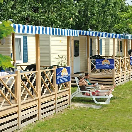 אתר קמפינג Albatross Mobile Homes On Europa Silvella סן פליס דל בנאקו