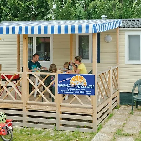 אתר קמפינג Albatross Mobile Homes On Europa Silvella סן פליס דל בנאקו