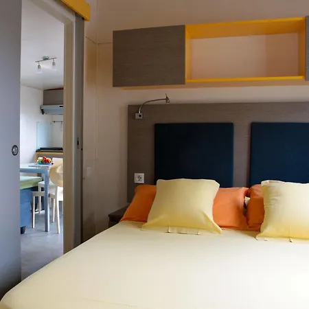 אתר קמפינג Albatross Mobile Homes On Europa Silvella סן פליס דל בנאקו