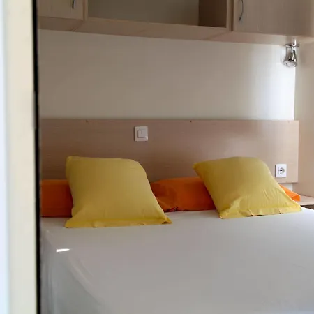 אתר קמפינג Albatross Mobile Homes On Europa Silvella סן פליס דל בנאקו