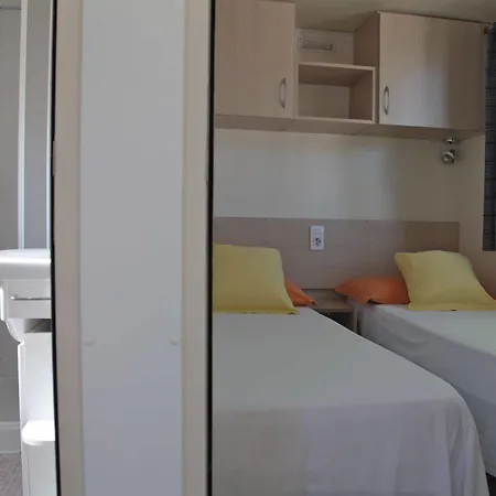 אתר קמפינג Albatross Mobile Homes On Europa Silvella סן פליס דל בנאקו