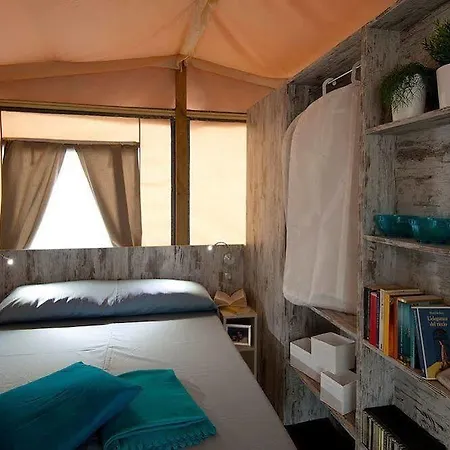 Albatross Mobile Homes On Europa Silvella אתר קמפינג